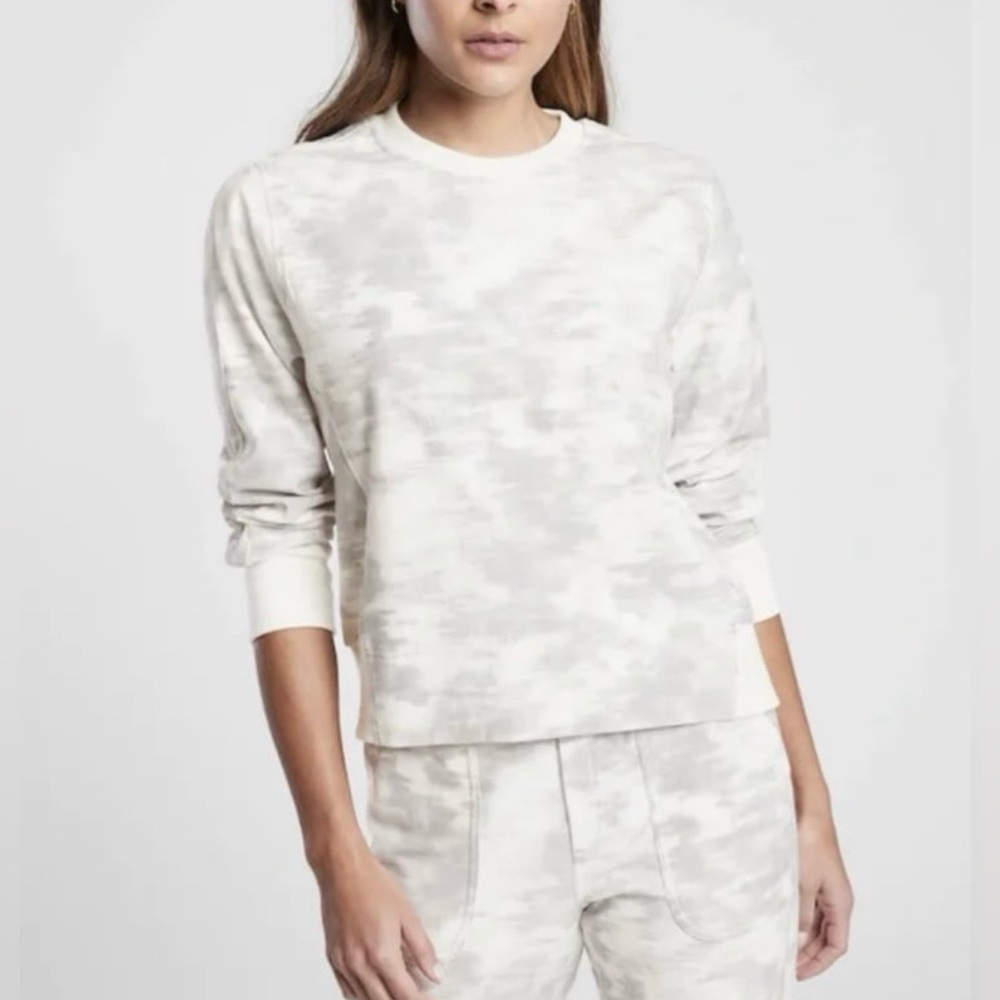 Athleta NWT Farallon Light Grey Cloud-Print Crewneck Sweatshirt Size XS